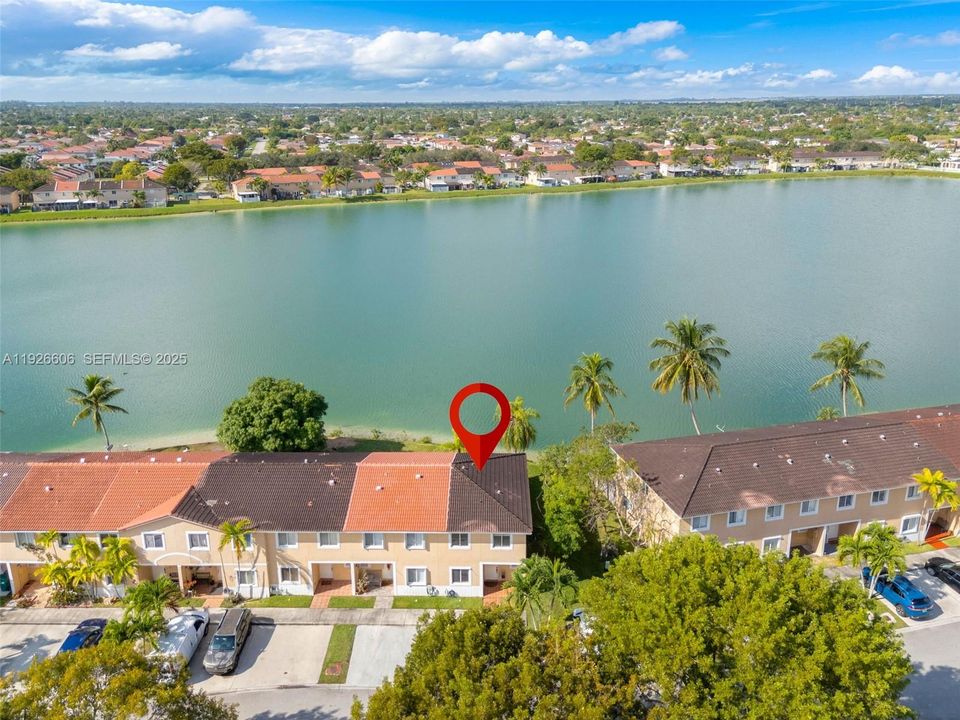 В аренду: $2,700 (3 спален, 2 ванн, 1386 Квадратных фут)