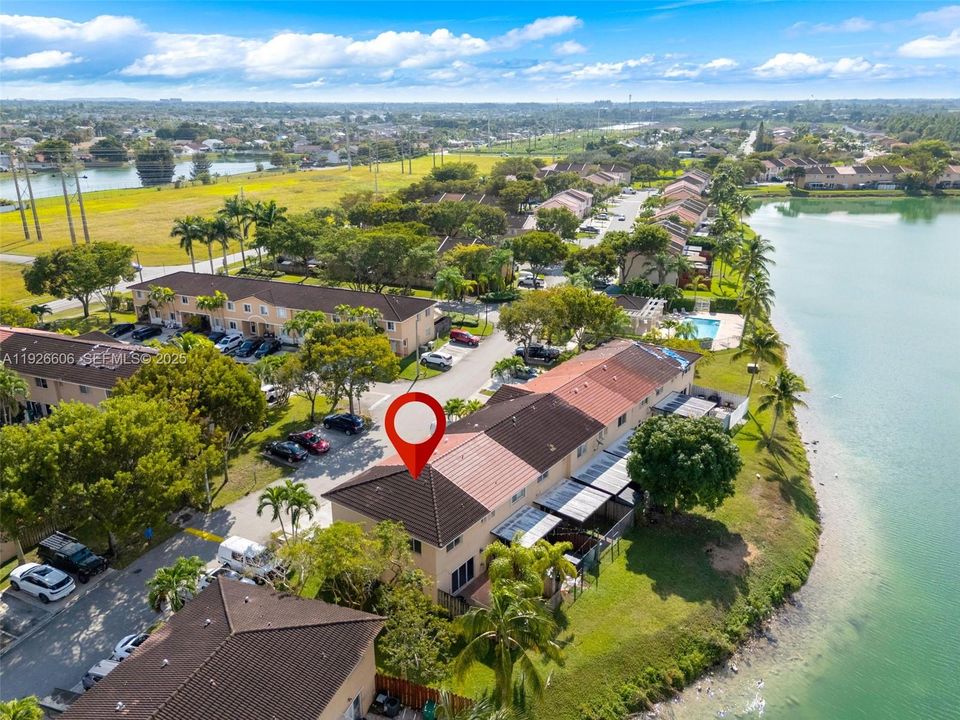 В аренду: $2,700 (3 спален, 2 ванн, 1386 Квадратных фут)