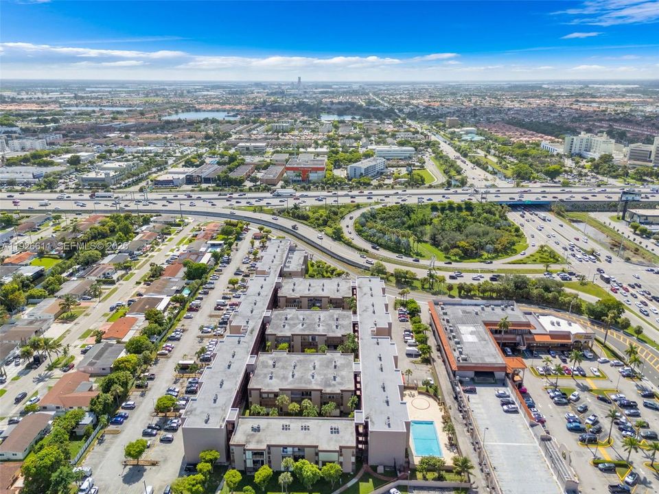 На продажу: $179,999 (1 спален, 1 ванн, 820 Квадратных фут)