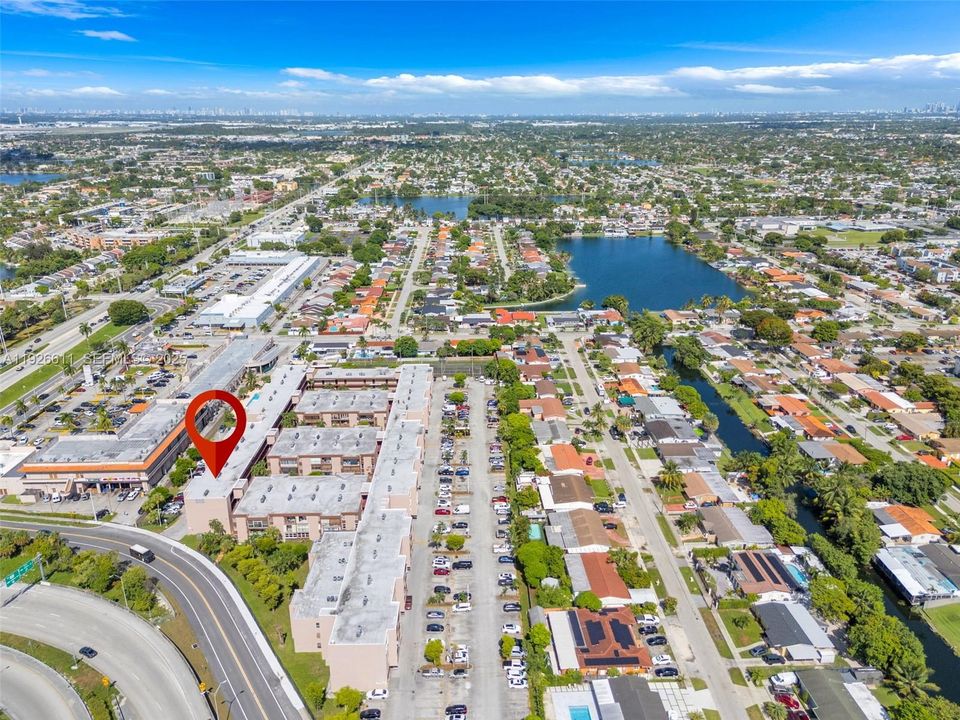 На продажу: $179,999 (1 спален, 1 ванн, 820 Квадратных фут)