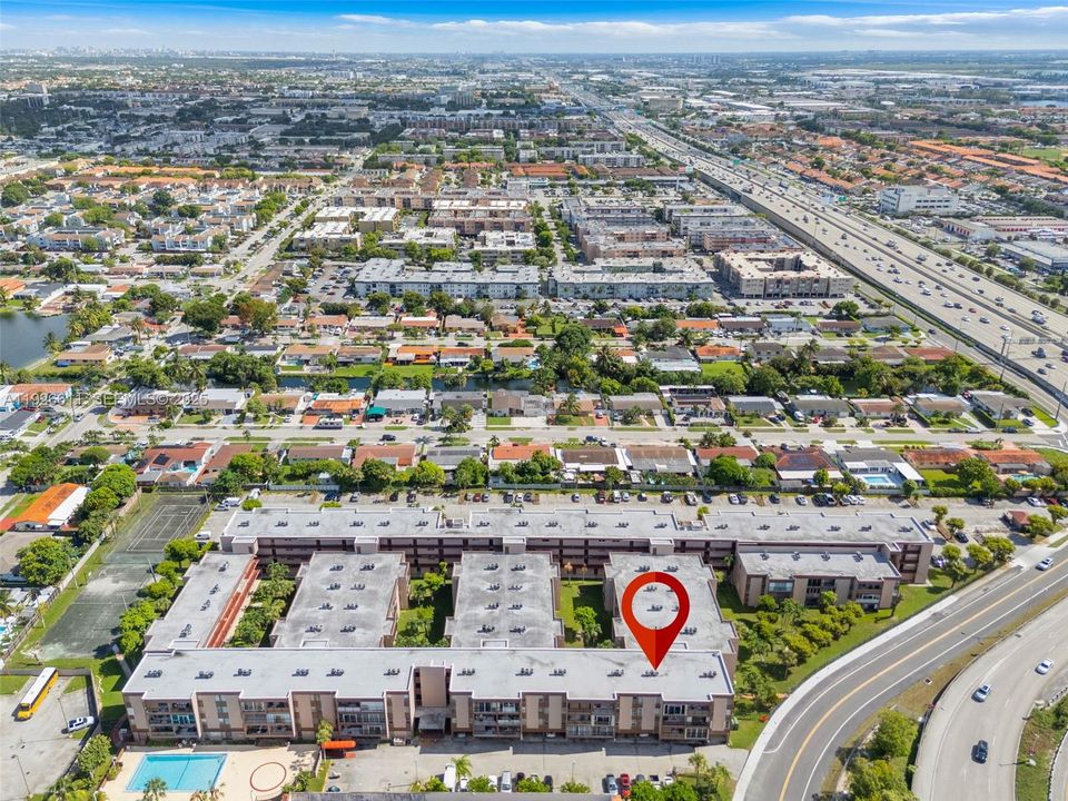 На продажу: $179,999 (1 спален, 1 ванн, 820 Квадратных фут)