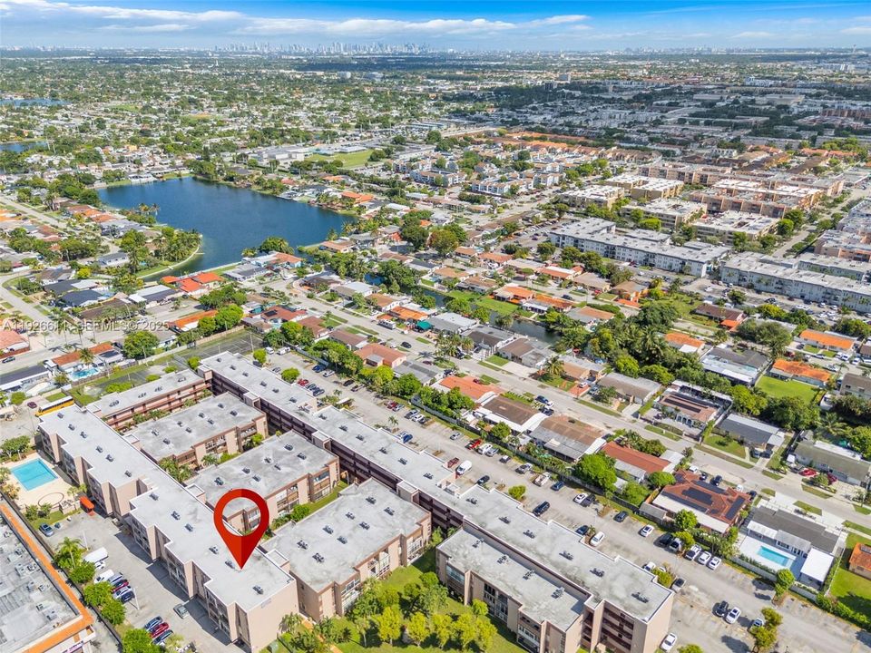 На продажу: $179,999 (1 спален, 1 ванн, 820 Квадратных фут)