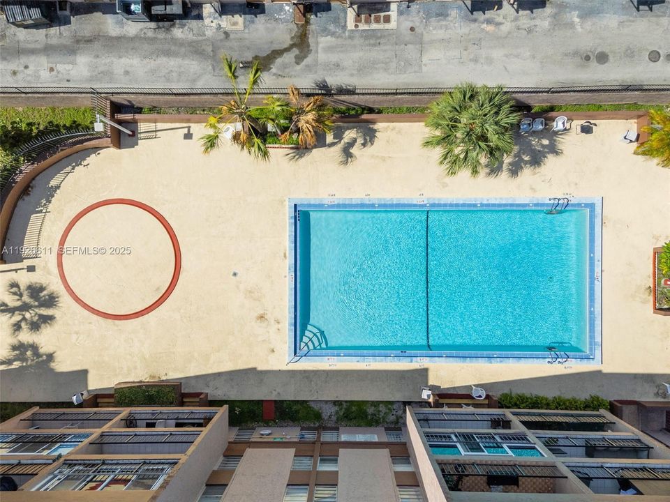 На продажу: $179,999 (1 спален, 1 ванн, 820 Квадратных фут)