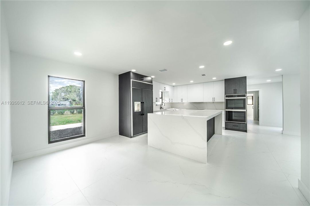 En Venta: $2,000,000 (4 camas, 3 baños, 2957 Pies cuadrados)