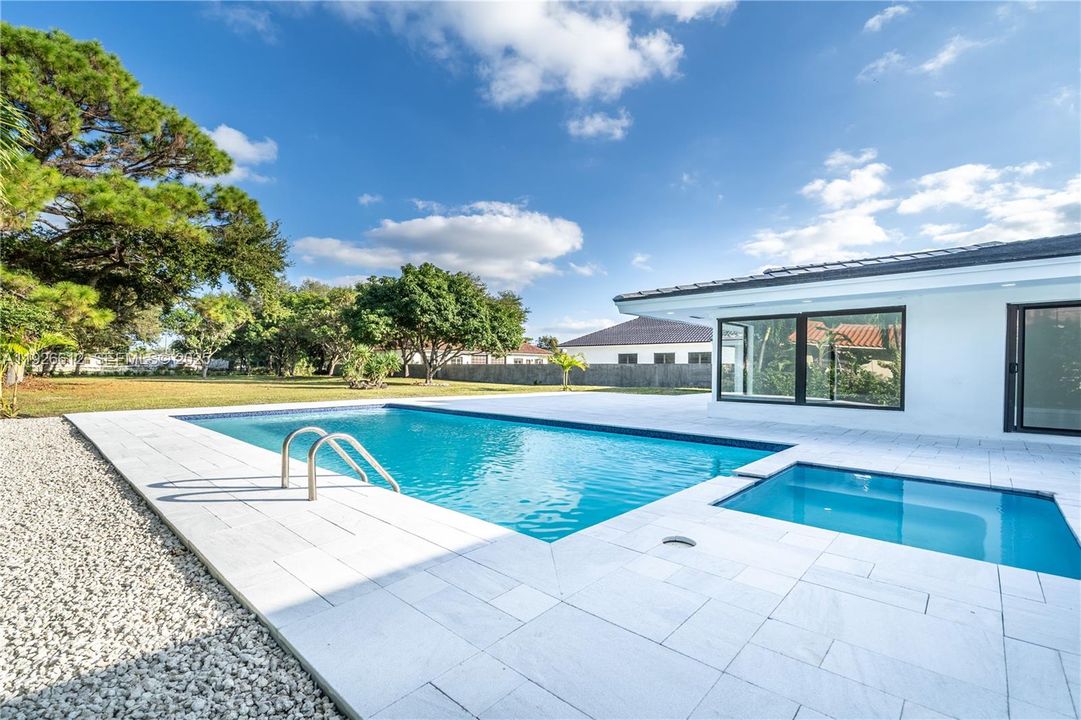 En Venta: $2,000,000 (4 camas, 3 baños, 2957 Pies cuadrados)