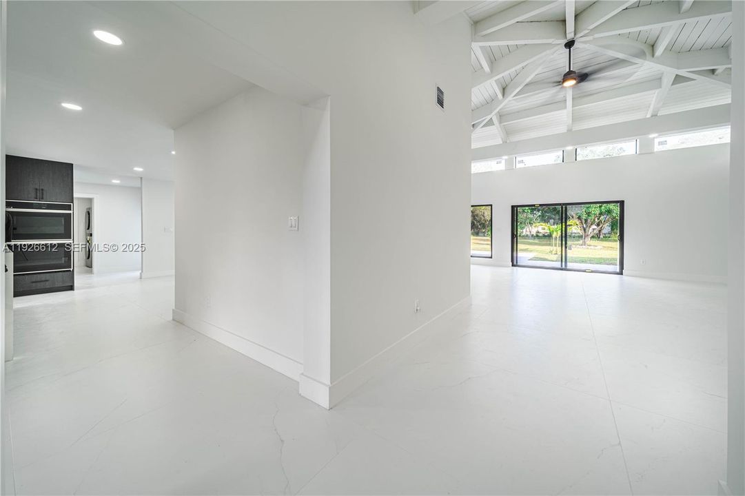 En Venta: $2,000,000 (4 camas, 3 baños, 2957 Pies cuadrados)