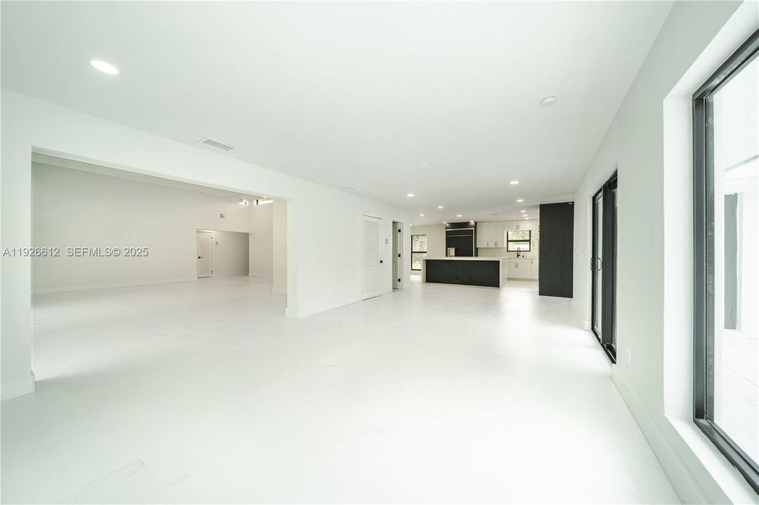 En Venta: $2,000,000 (4 camas, 3 baños, 2957 Pies cuadrados)