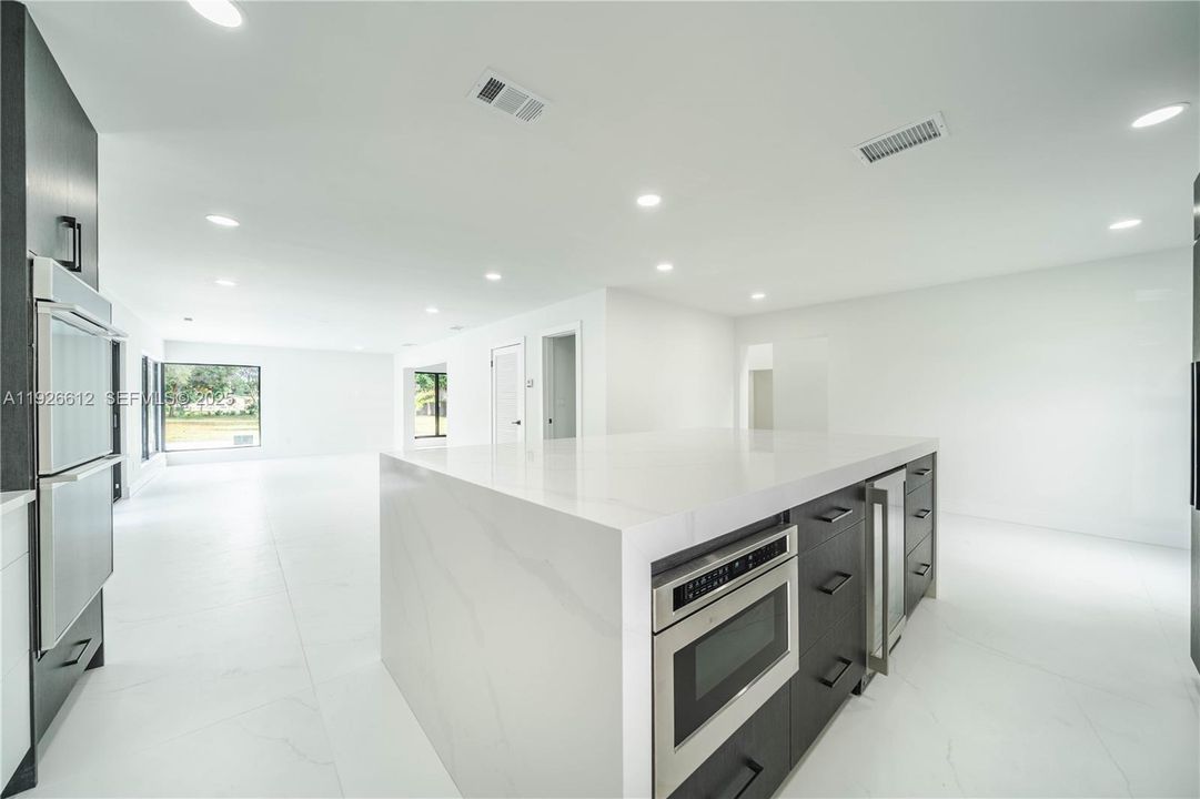 En Venta: $2,000,000 (4 camas, 3 baños, 2957 Pies cuadrados)