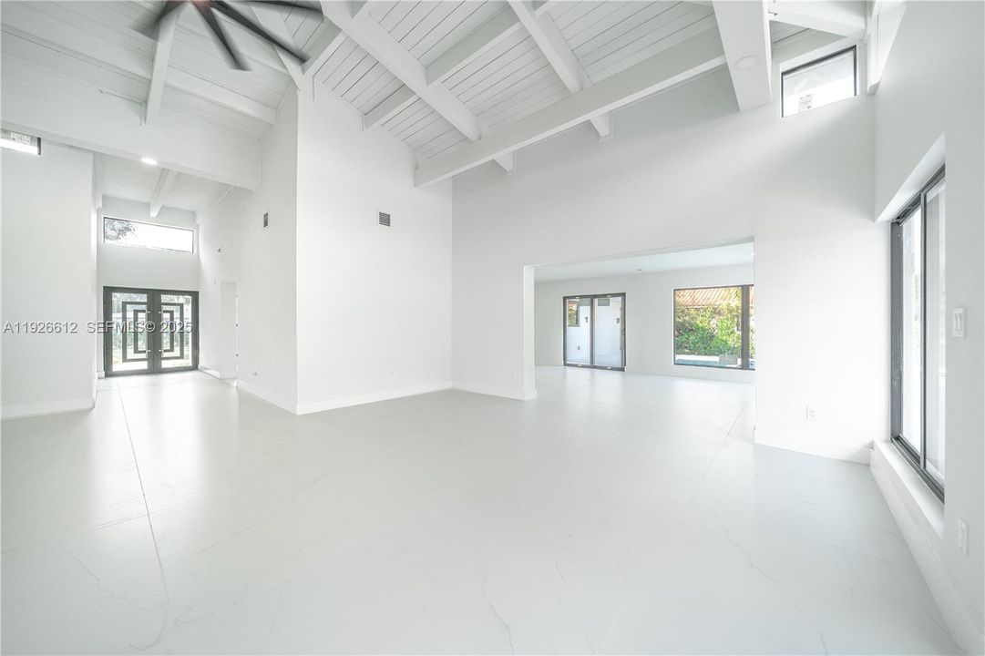 En Venta: $2,000,000 (4 camas, 3 baños, 2957 Pies cuadrados)