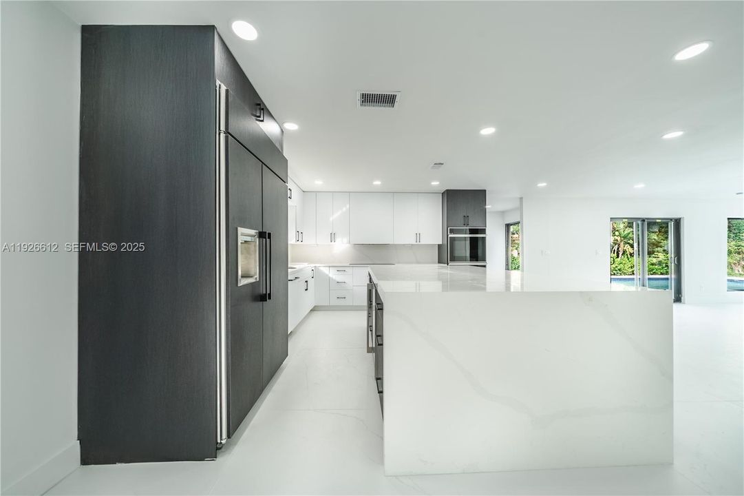 En Venta: $2,000,000 (4 camas, 3 baños, 2957 Pies cuadrados)