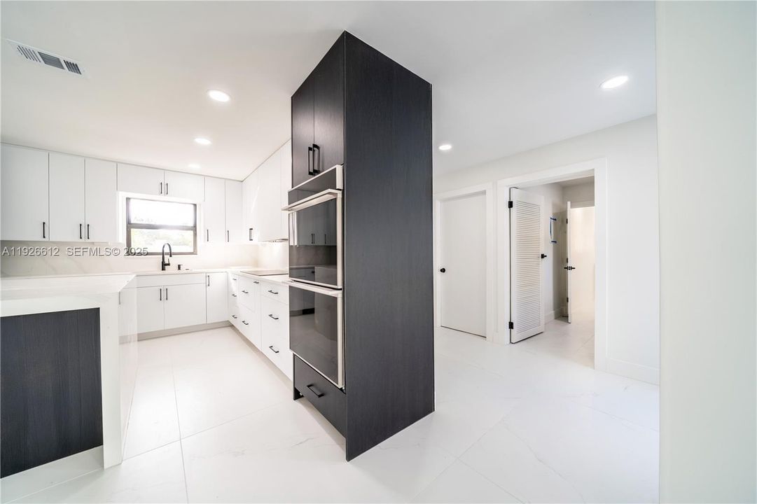 En Venta: $2,000,000 (4 camas, 3 baños, 2957 Pies cuadrados)