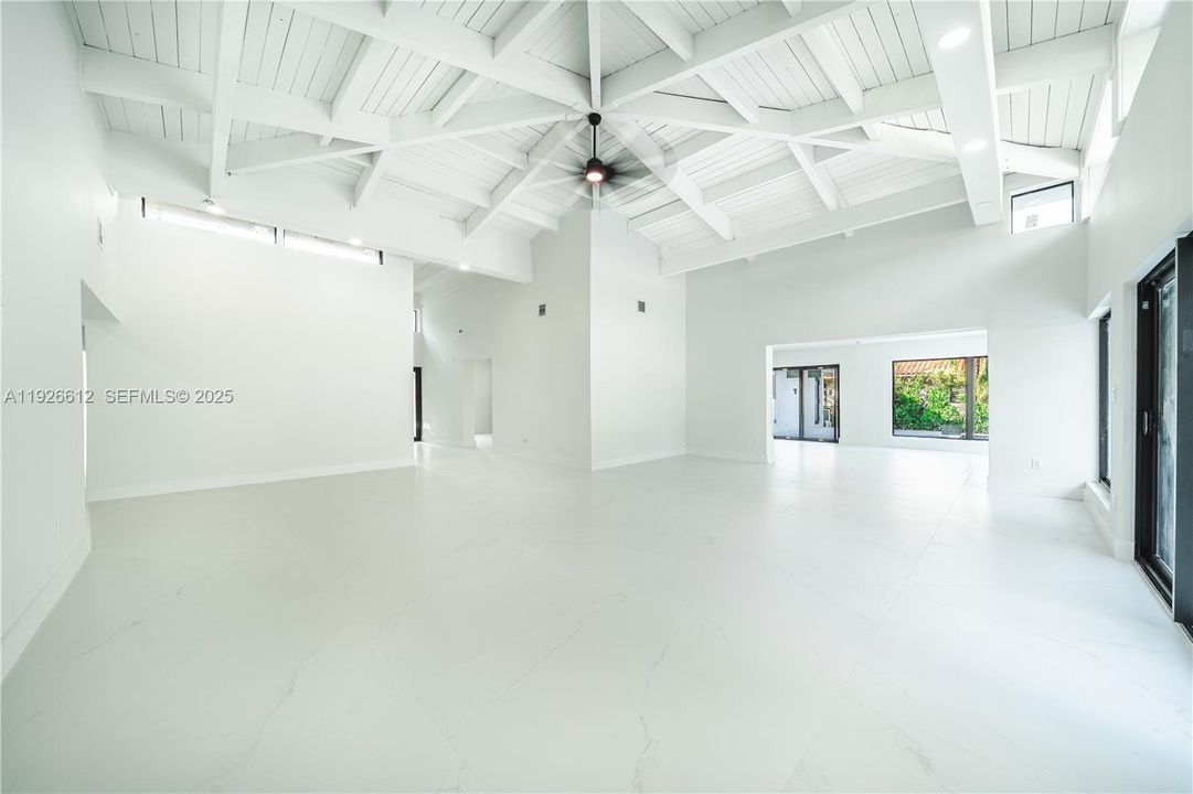 En Venta: $2,000,000 (4 camas, 3 baños, 2957 Pies cuadrados)