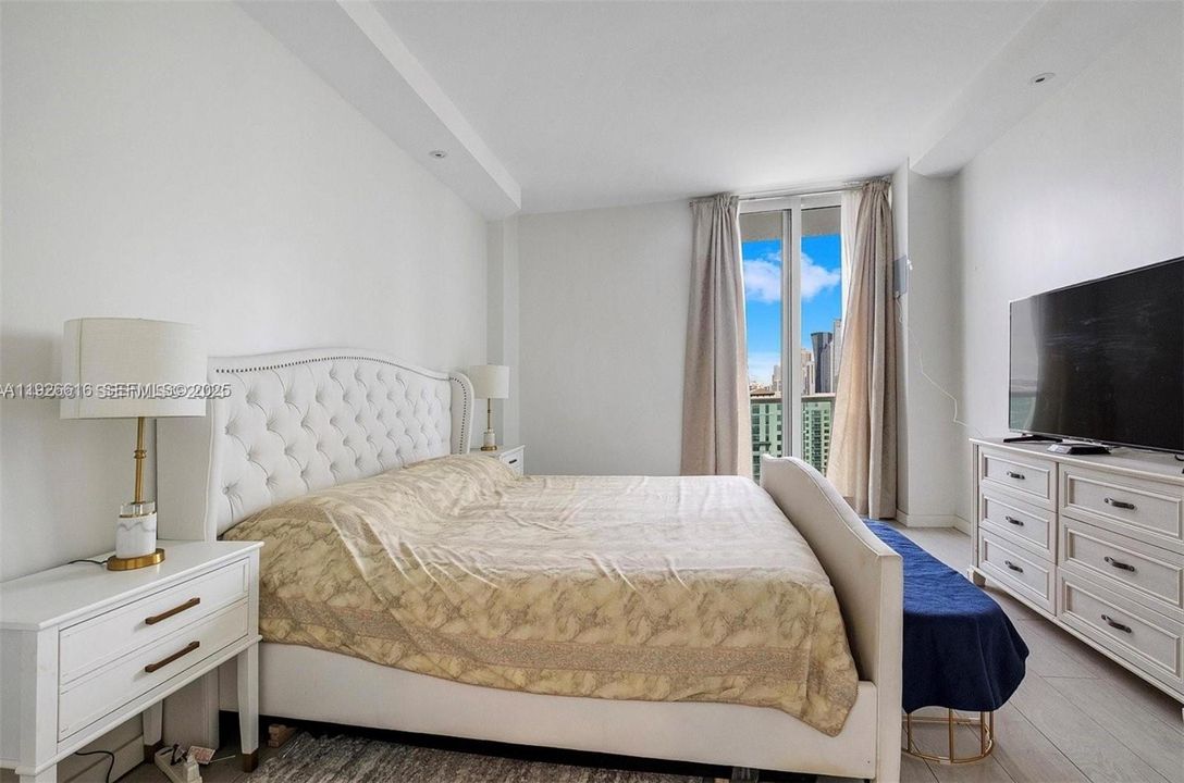 В аренду: $5,000 (2 спален, 2 ванн, 1357 Квадратных фут)