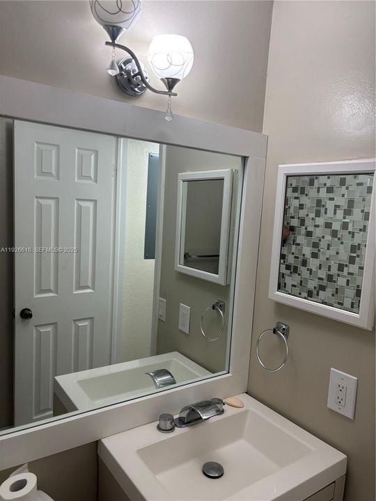 For Rent: $2,500 (2 beds, 2 baths, 1253 Square Feet)