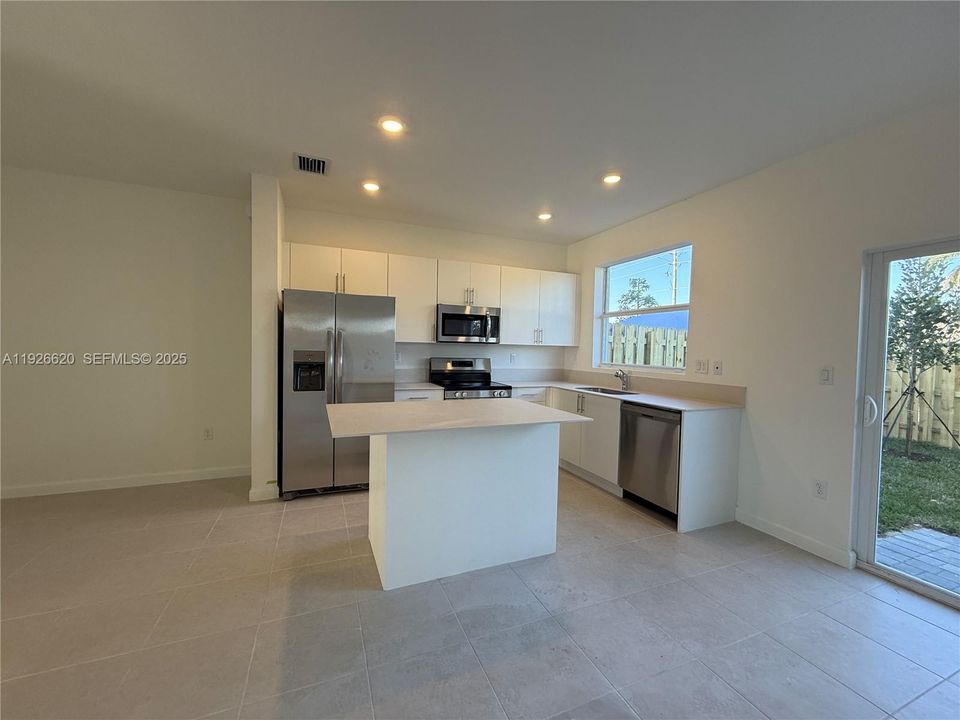 В аренду: $2,750 (3 спален, 3 ванн, 0 Квадратных фут)