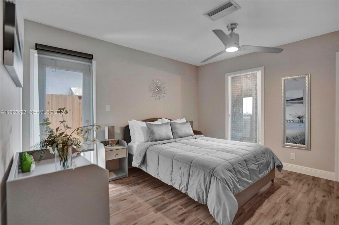 出租: $4,500 (3 贝兹, 2 浴室, 1430 平方英尺)