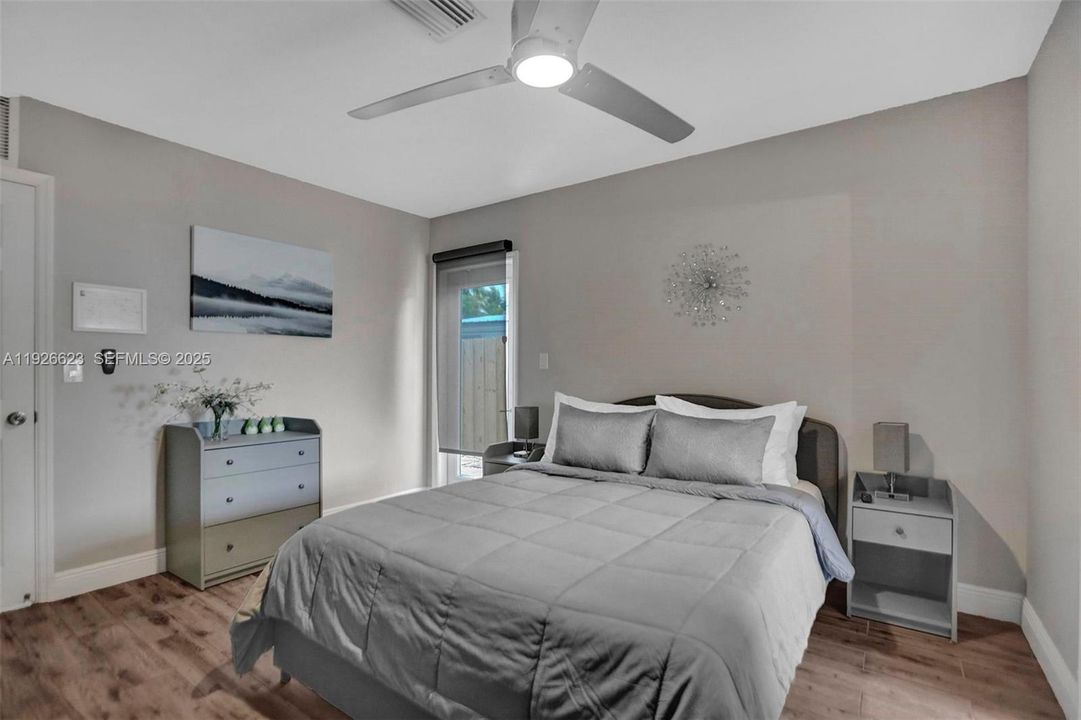 出租: $4,500 (3 贝兹, 2 浴室, 1430 平方英尺)