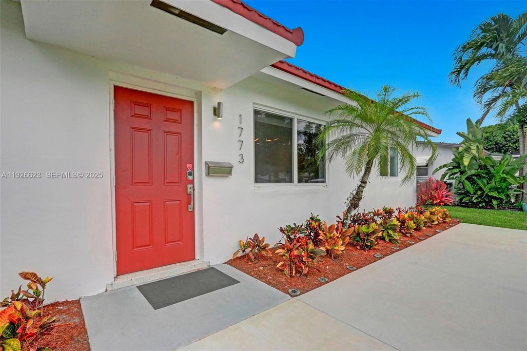 出租: $4,500 (3 贝兹, 2 浴室, 1430 平方英尺)