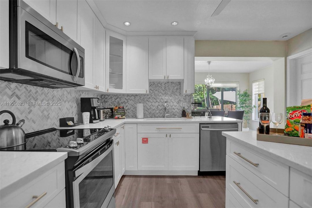 出租: $4,500 (3 贝兹, 2 浴室, 1430 平方英尺)