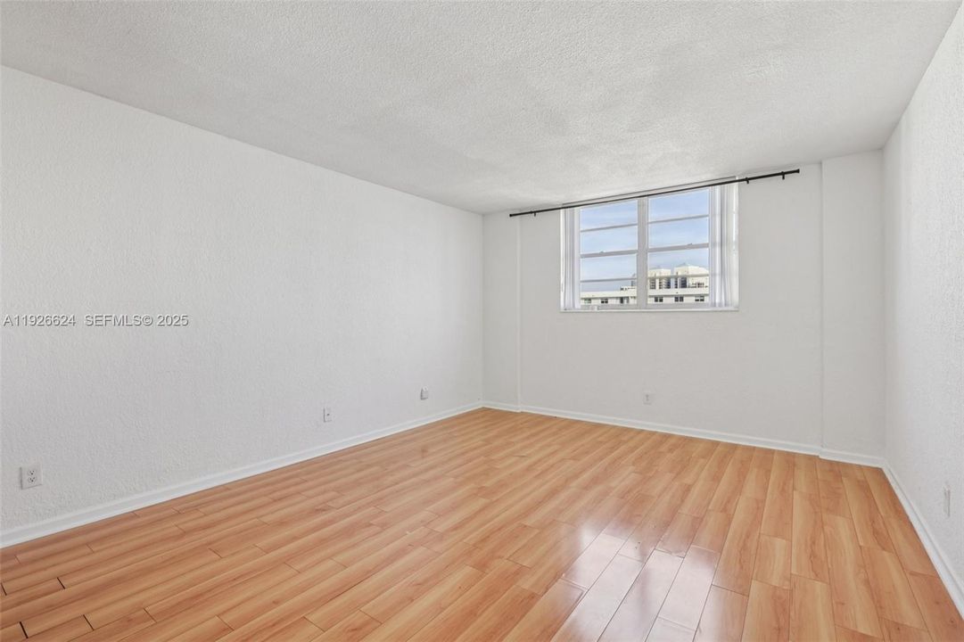 出租: $3,450 (2 贝兹, 2 浴室, 1537 平方英尺)