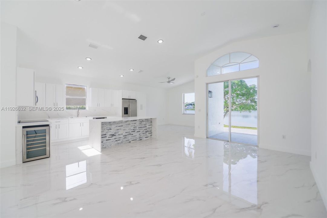 В аренду: $3,800 (3 спален, 2 ванн, 1739 Квадратных фут)