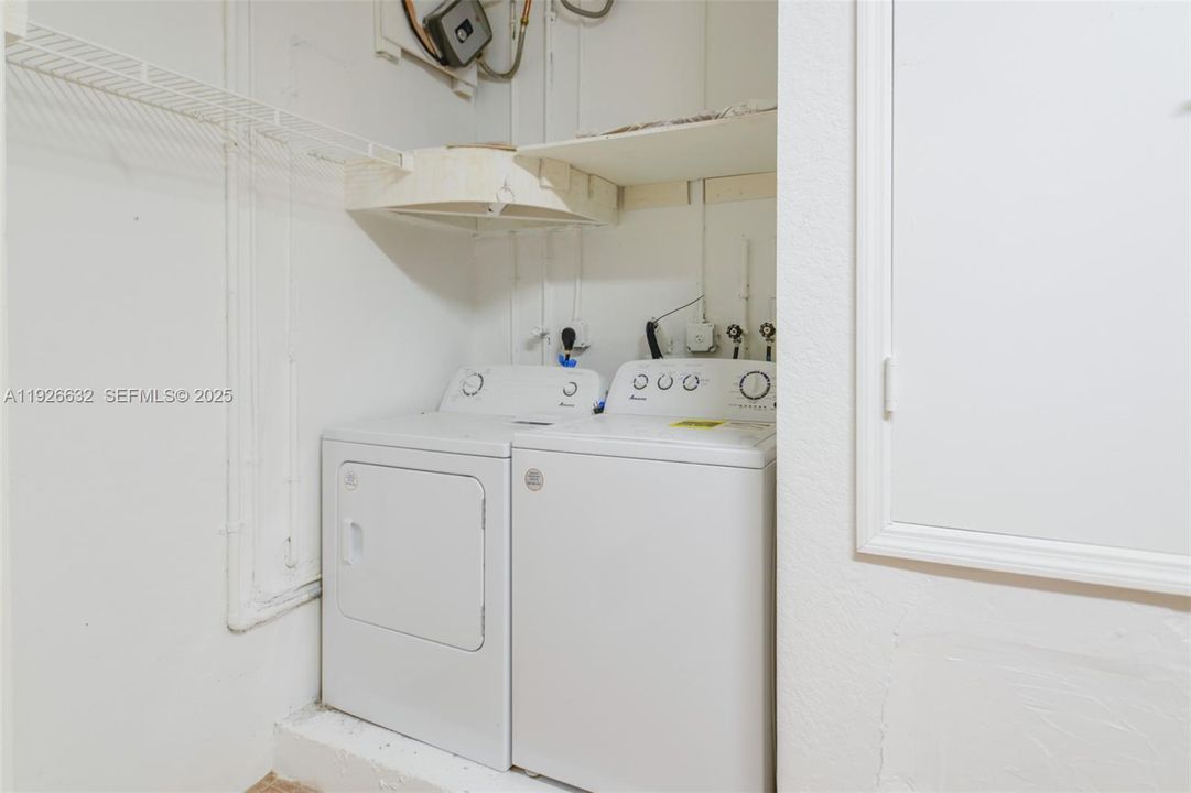 В аренду: $3,800 (3 спален, 2 ванн, 1739 Квадратных фут)