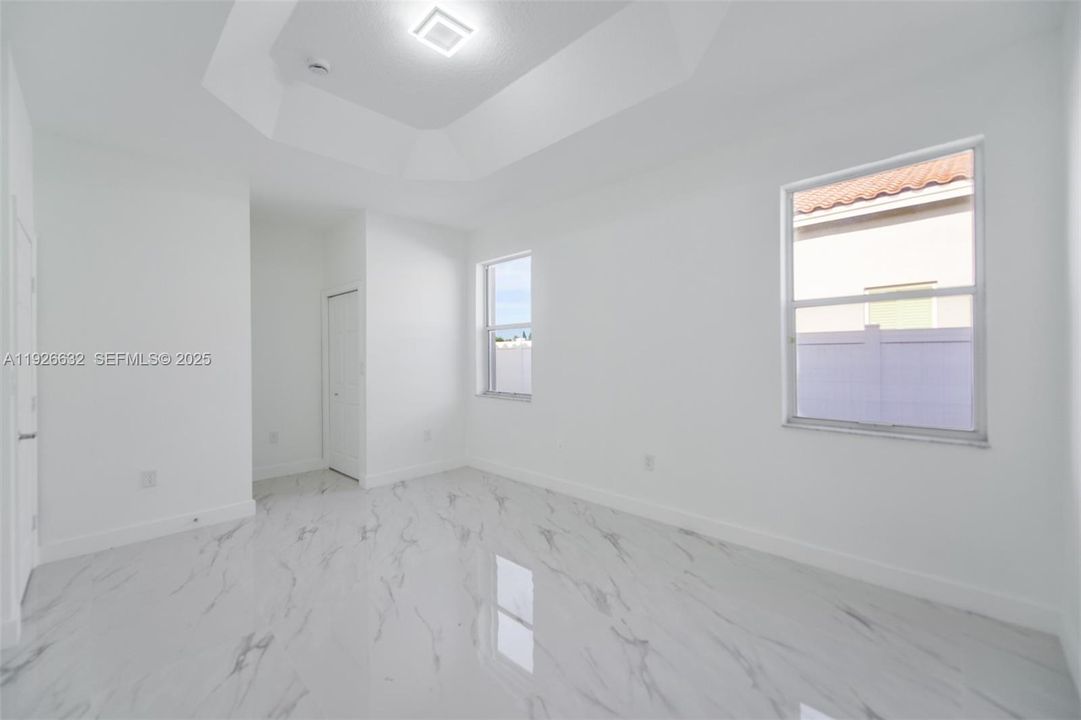 В аренду: $3,800 (3 спален, 2 ванн, 1739 Квадратных фут)