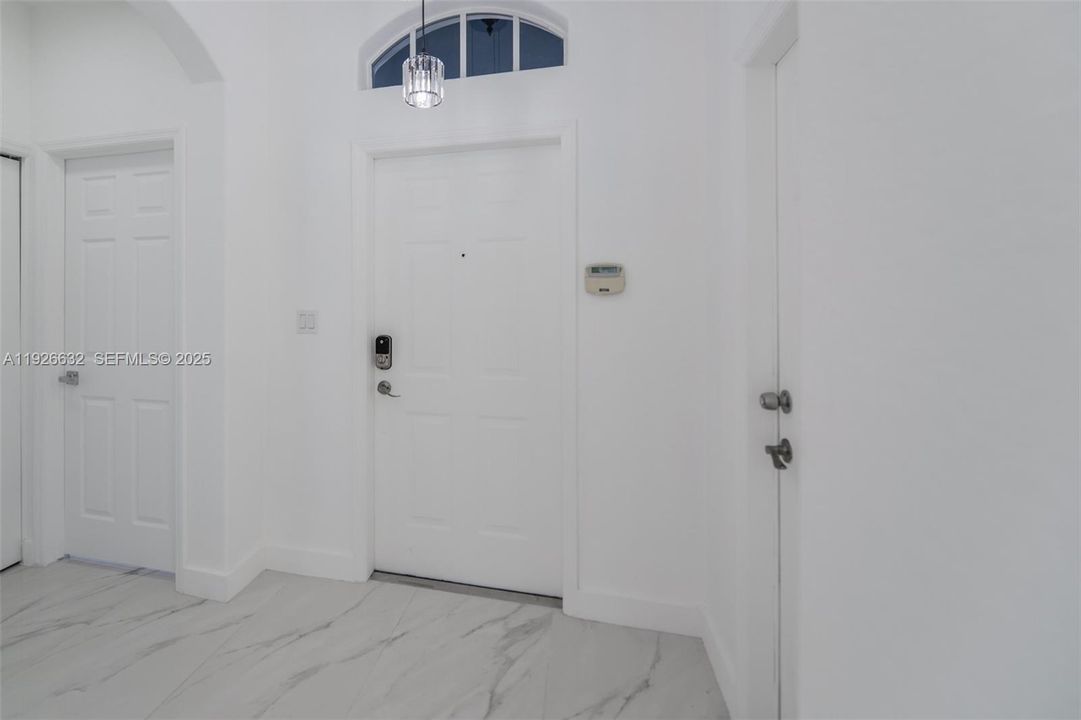 В аренду: $3,800 (3 спален, 2 ванн, 1739 Квадратных фут)