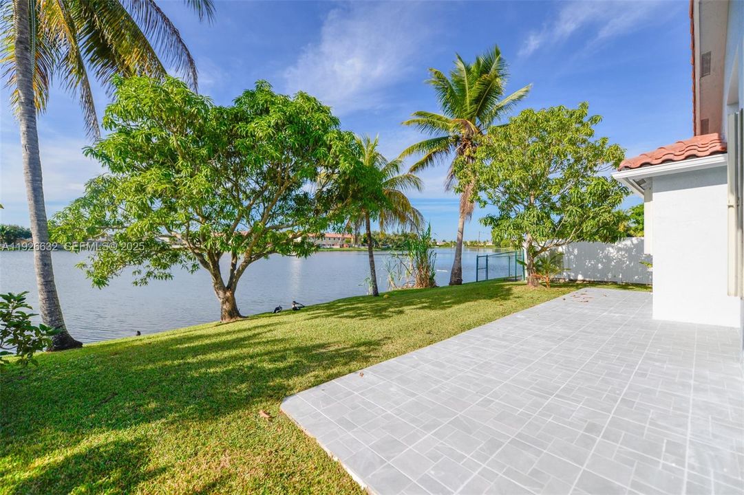 В аренду: $3,800 (3 спален, 2 ванн, 1739 Квадратных фут)