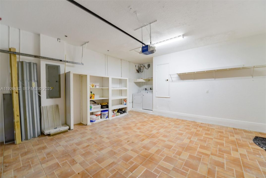 В аренду: $3,800 (3 спален, 2 ванн, 1739 Квадратных фут)