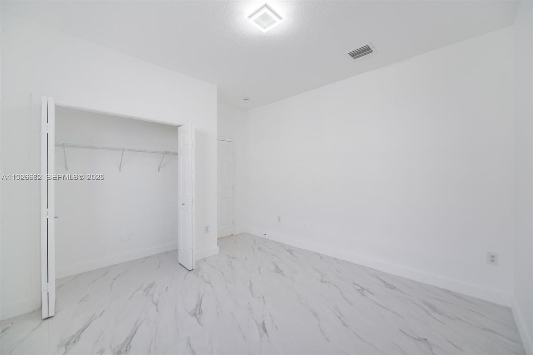 В аренду: $3,800 (3 спален, 2 ванн, 1739 Квадратных фут)