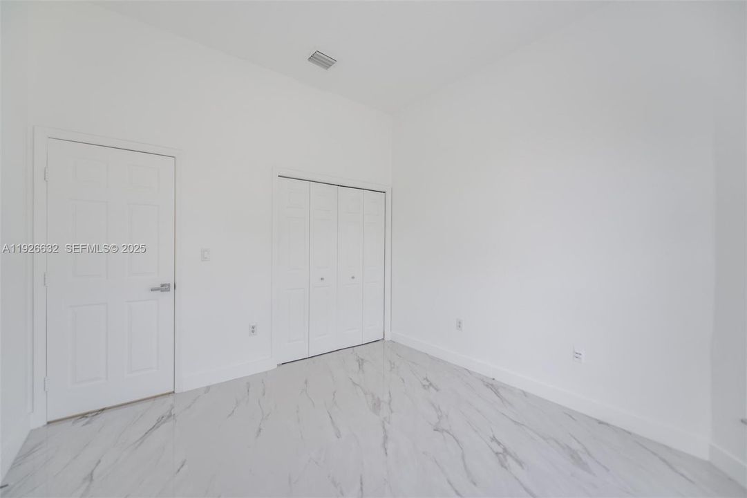 В аренду: $3,800 (3 спален, 2 ванн, 1739 Квадратных фут)