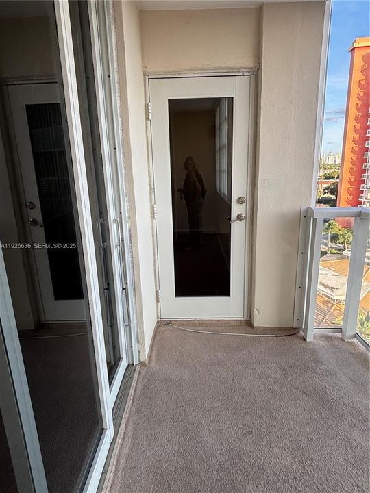 For Sale: $139,000 (1 beds, 2 baths, 861 Square Feet)