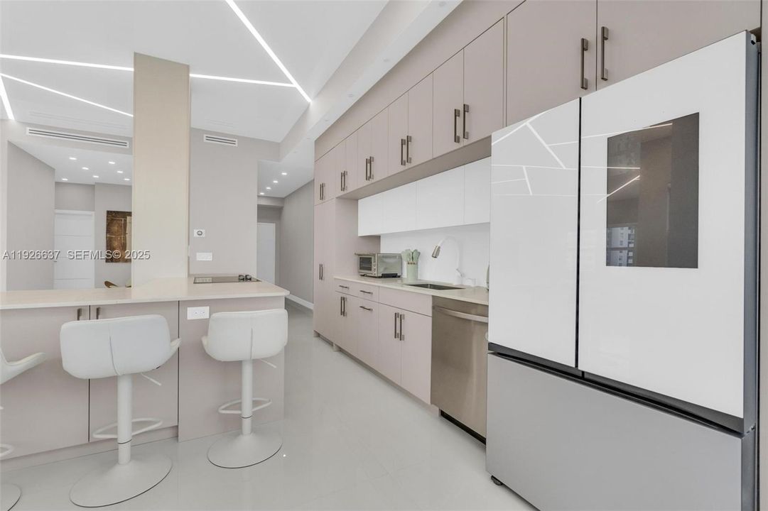 В аренду: $3,250 (2 спален, 2 ванн, 1605 Квадратных фут)