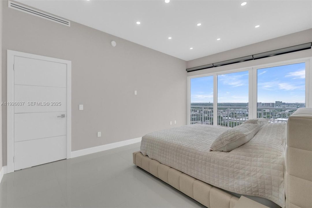 В аренду: $3,250 (2 спален, 2 ванн, 1605 Квадратных фут)