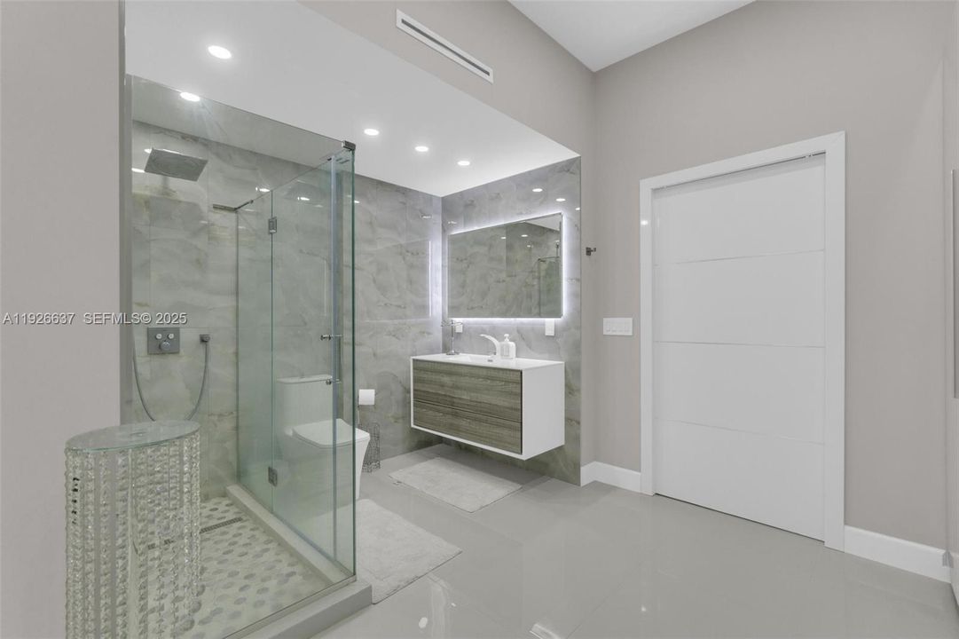 В аренду: $3,250 (2 спален, 2 ванн, 1605 Квадратных фут)