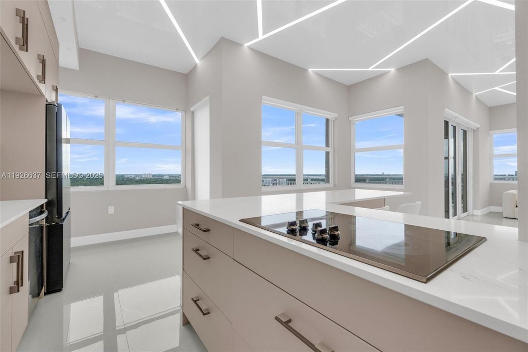 В аренду: $3,250 (2 спален, 2 ванн, 1605 Квадратных фут)