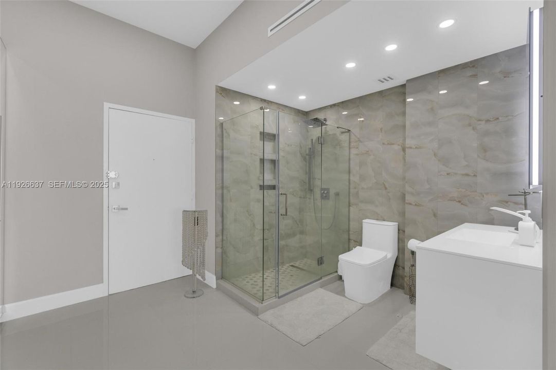 В аренду: $3,250 (2 спален, 2 ванн, 1605 Квадратных фут)