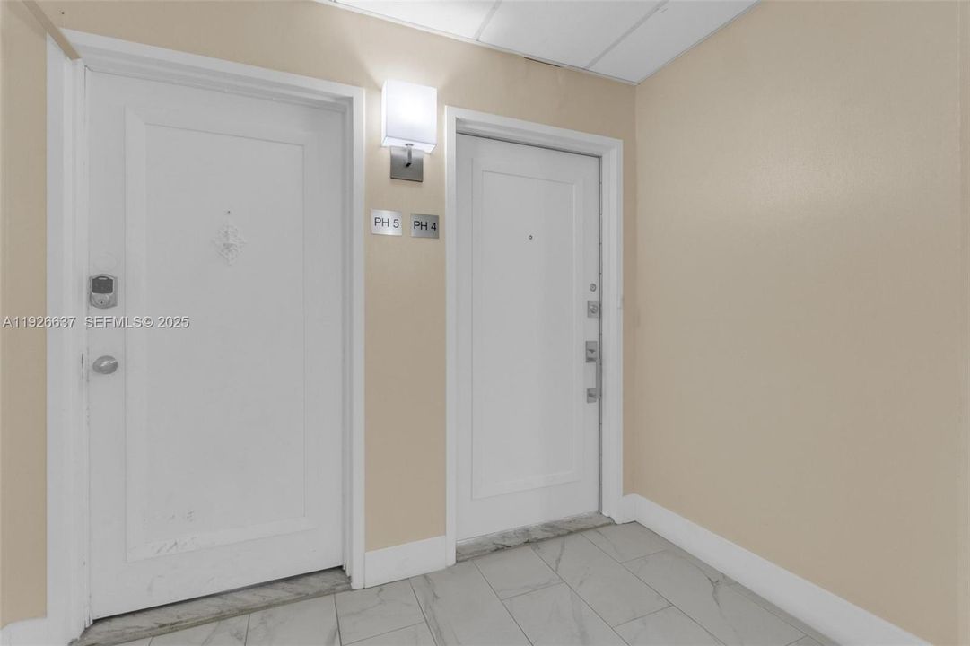 В аренду: $3,250 (2 спален, 2 ванн, 1605 Квадратных фут)