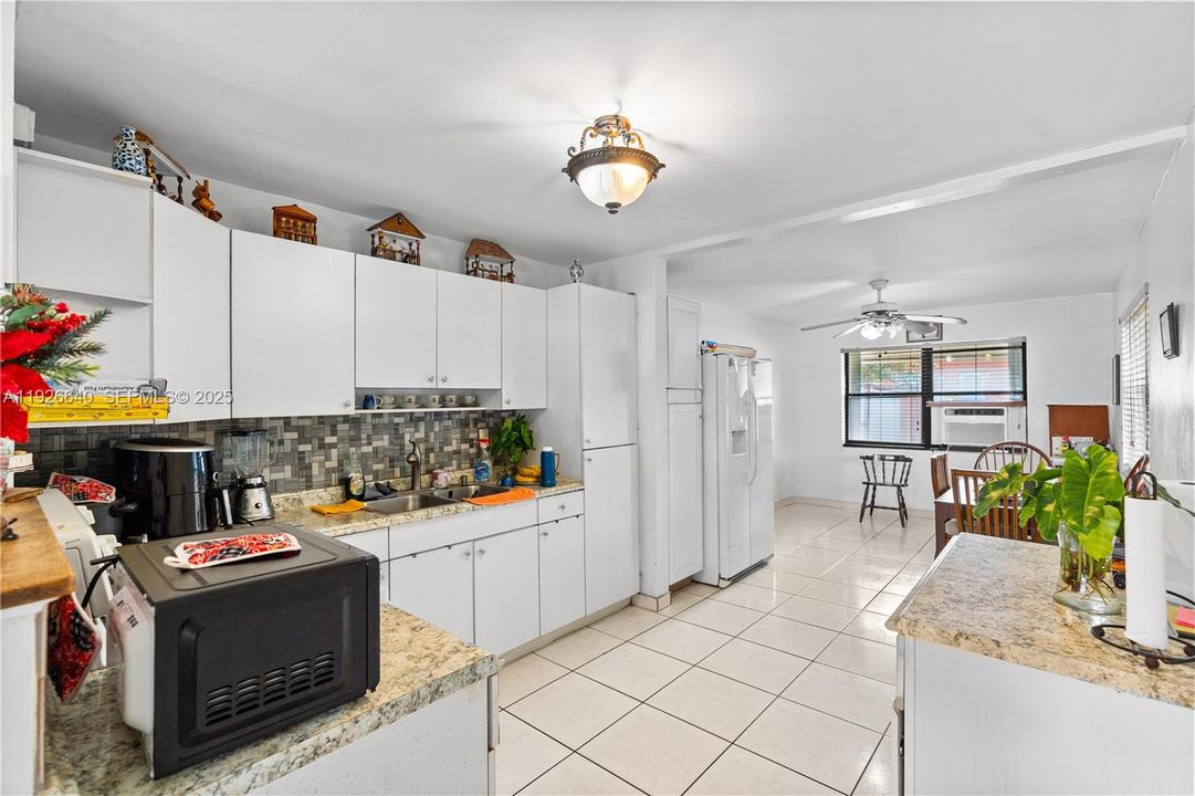 En Venta: $370,000 (2 camas, 1 baños, 972 Pies cuadrados)