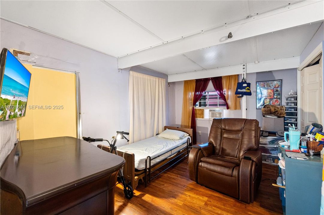 En Venta: $370,000 (2 camas, 1 baños, 972 Pies cuadrados)