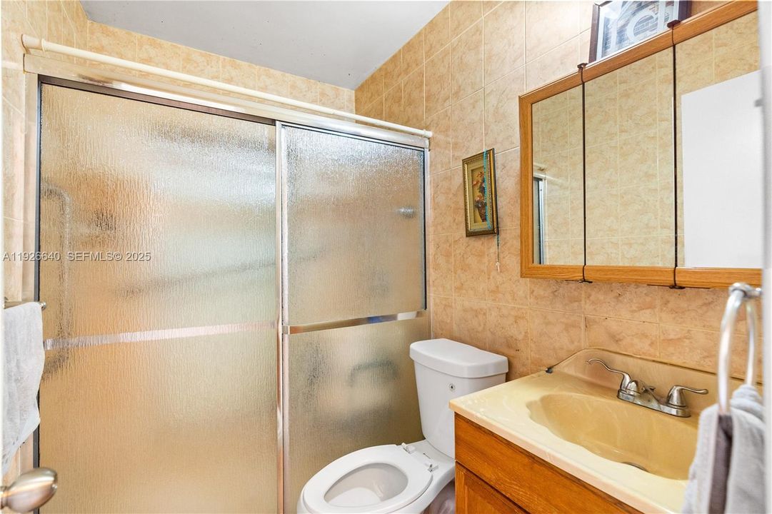 En Venta: $370,000 (2 camas, 1 baños, 972 Pies cuadrados)