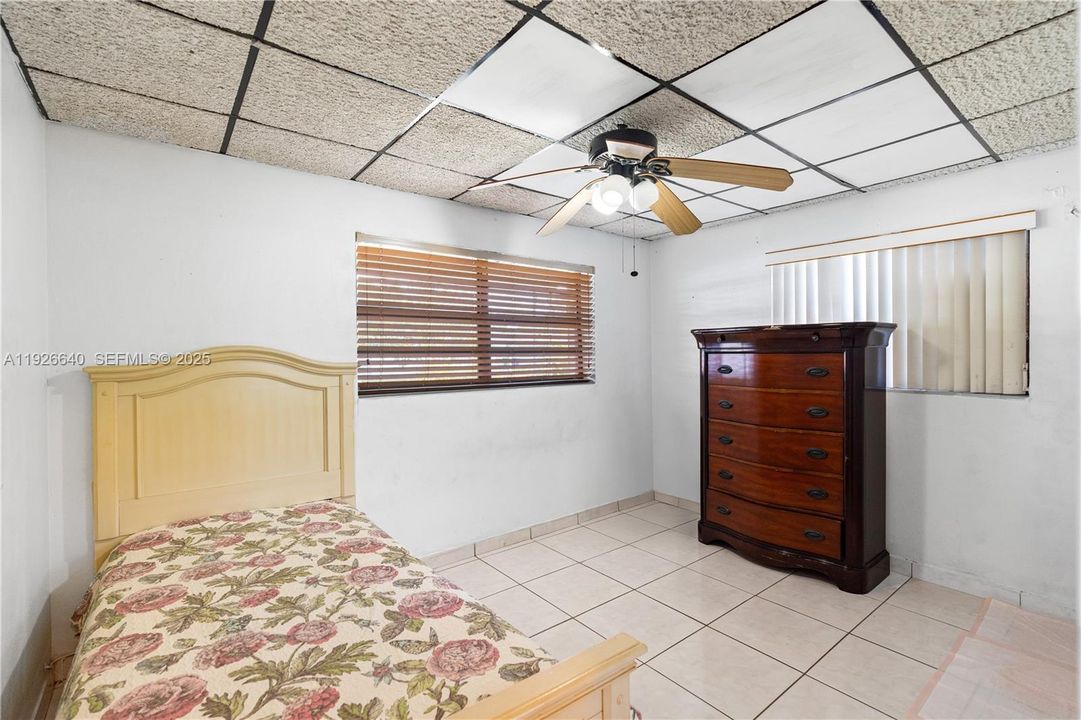 En Venta: $370,000 (2 camas, 1 baños, 972 Pies cuadrados)