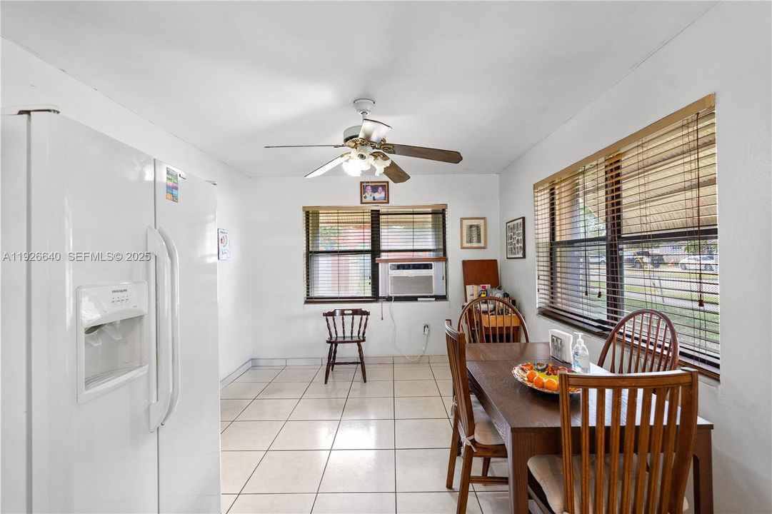 En Venta: $370,000 (2 camas, 1 baños, 972 Pies cuadrados)