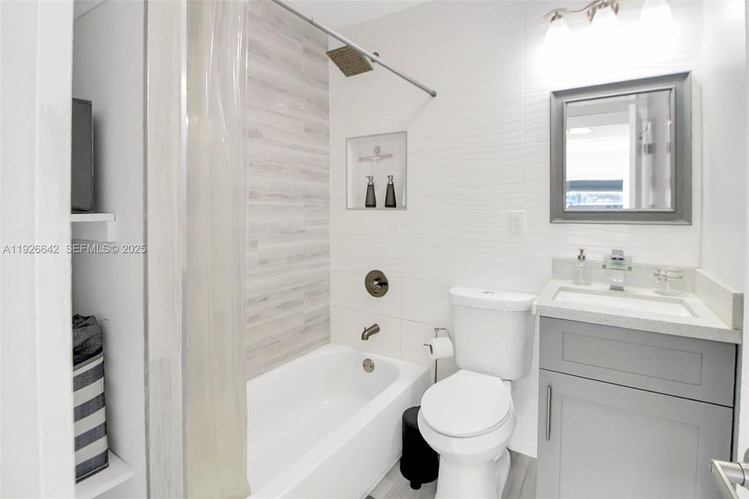 На продажу: $460,000 (3 спален, 2 ванн, 1026 Квадратных фут)