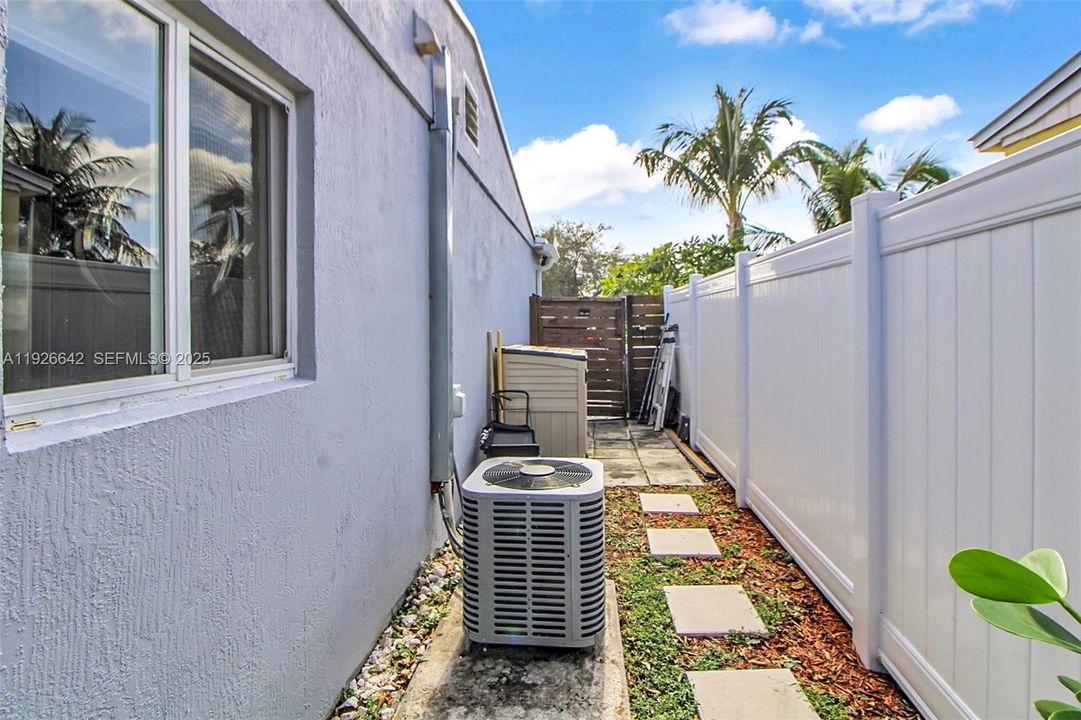 На продажу: $460,000 (3 спален, 2 ванн, 1026 Квадратных фут)