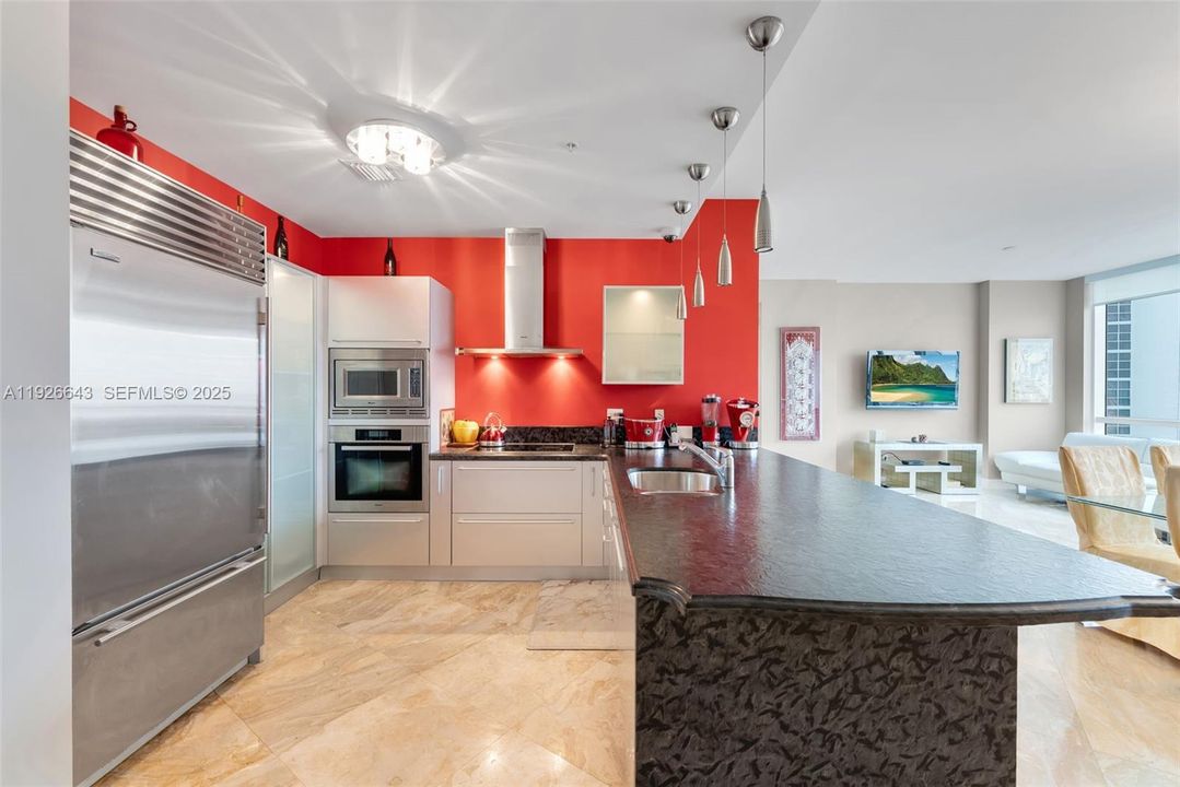 На продажу: $1,350,000 (2 спален, 2 ванн, 1577 Квадратных фут)