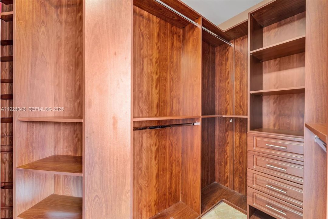 На продажу: $1,350,000 (2 спален, 2 ванн, 1577 Квадратных фут)