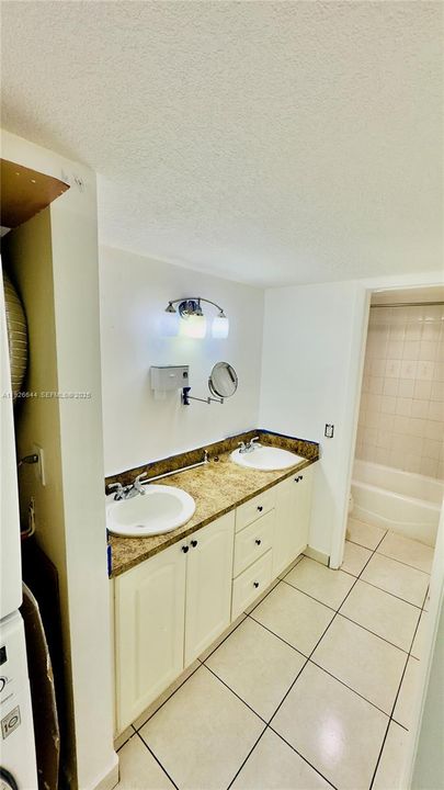 出租: $2,500 (3 贝兹, 2 浴室, 1098 平方英尺)