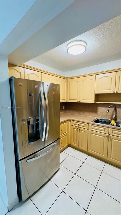 出租: $2,500 (3 贝兹, 2 浴室, 1098 平方英尺)